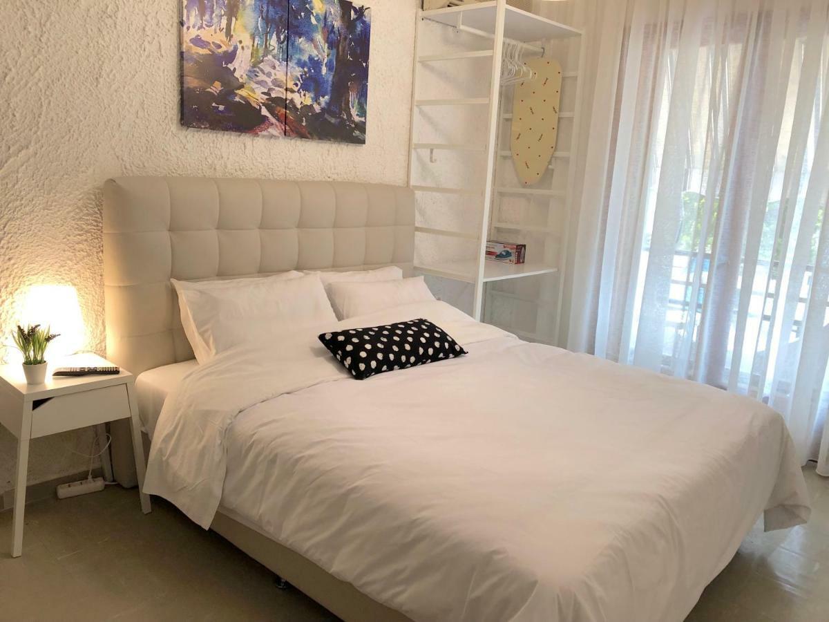 Katerina Apartments Néos Pírgos Kamer foto